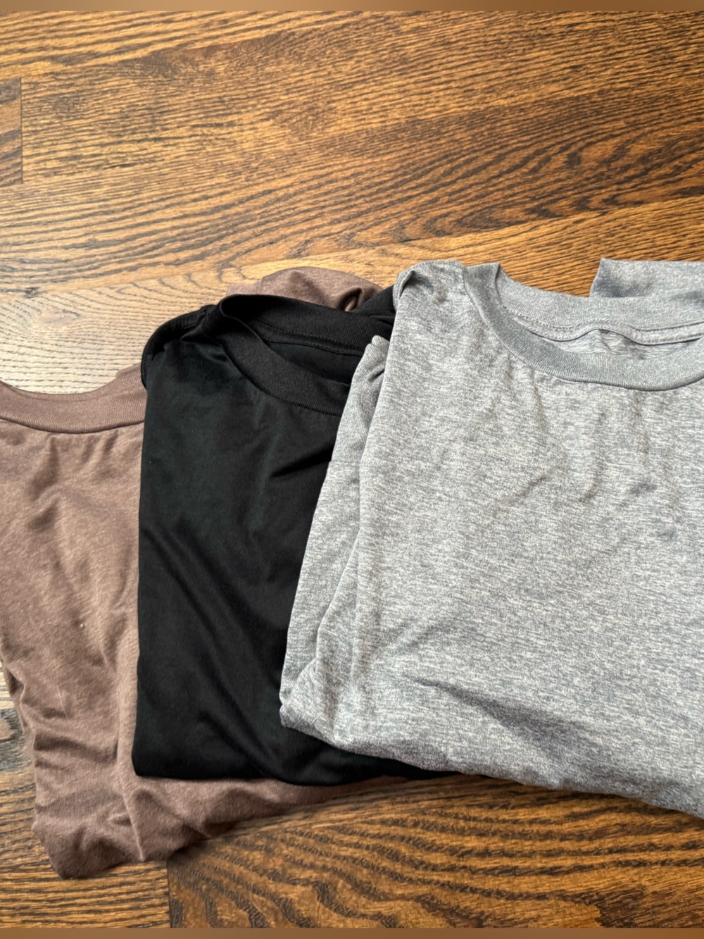 Lot of 3: Vuori Daydream Long Sleeve Top - Light Gray, black, and purple heather - Picture 3 of 5